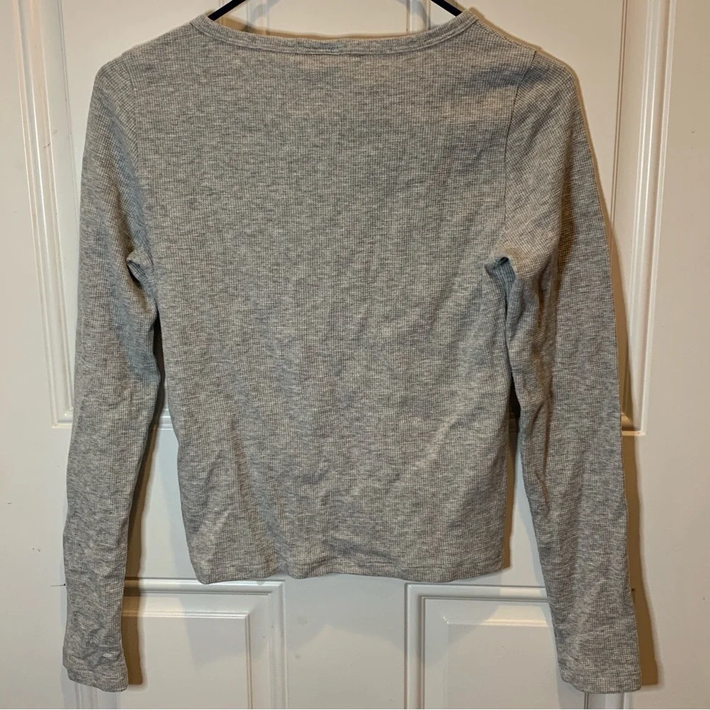 Aritzia Sunday Best Baby Waffle Rory Henley Long Sleeve Button Crewneck $35.00 - Picture 11 of 14